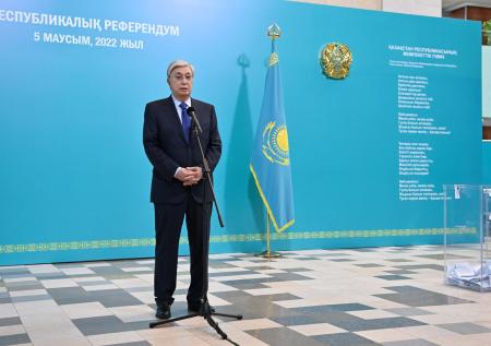 Идет на поправки: в Казахстане начался референдум об изменении конституции