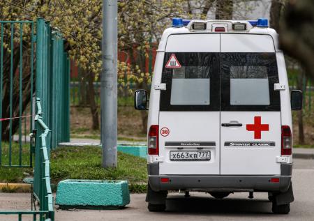 Выпавший из окна многоэтажки ребёнок находится в тяжёлом состоянии