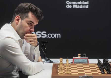 Российский шахматист Непомнящий досрочно выиграл турнир претендентов