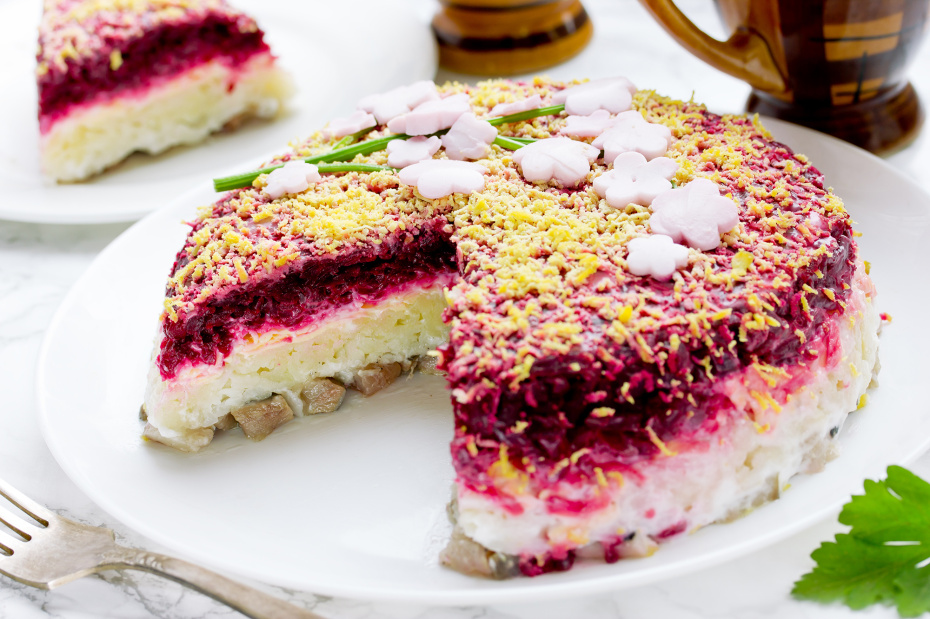 5 самых вкусных рецептов селедки под шубой: украшение новогоднего стола