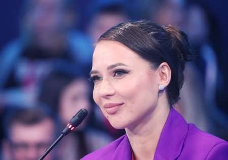 Находящаяся под домашним арестом блогер беременна четвертым ребенком