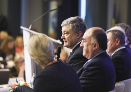 Порошенко заподозрили в отмывании сотен миллионов долларов