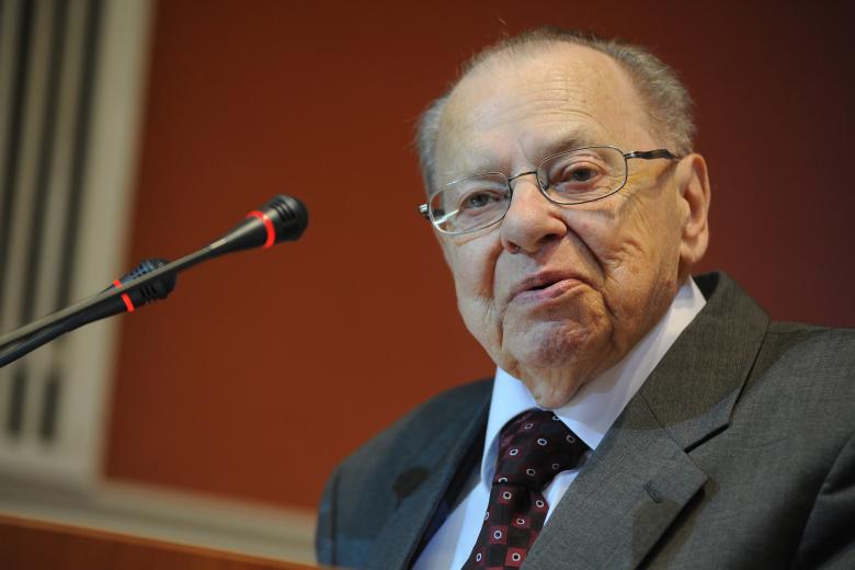 Валентин Янин