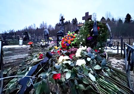 Стало известно, как похоронили зарубленную сыном женщину из Сергиева Посада