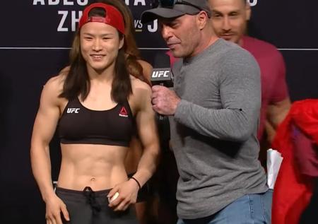 Китаянка Чжан отстояла титул UFC в кровавой битве с Енджейчик