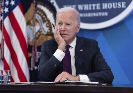 Байден выступил против бастующих в США железнодорожников