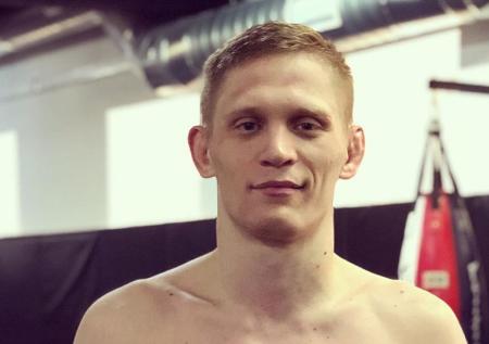 Российский боец рассказал о причине отмены боя в UFC