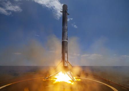 SpaceX посадила ракету Falcon 9 на дрон-платформу в Атлантике