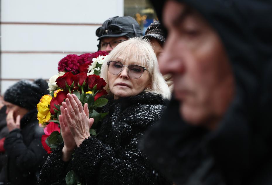 Церемония прощания с актрисой Евгенией Добровольской в МХТ им. А. П. Чехова