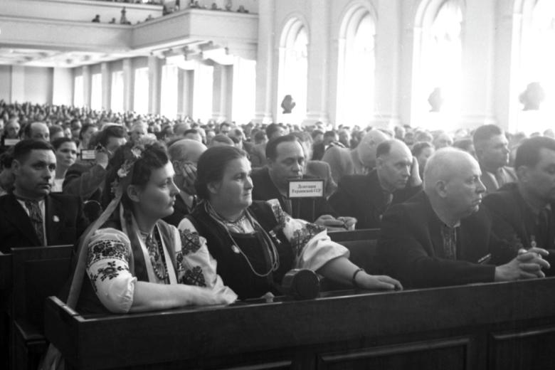 Празднование 300-летия воссоединения Украины с Россией. Большой Кремлевский дворец. Юбилейная сессия Верховного Совета СССР, 1954 г.