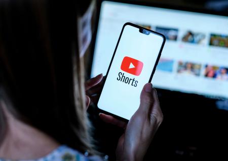YouTube захотел ограничить время просмотра Shorts