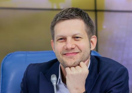 Онкология, глухота, вера в Бога: как живет Борис Корчевников