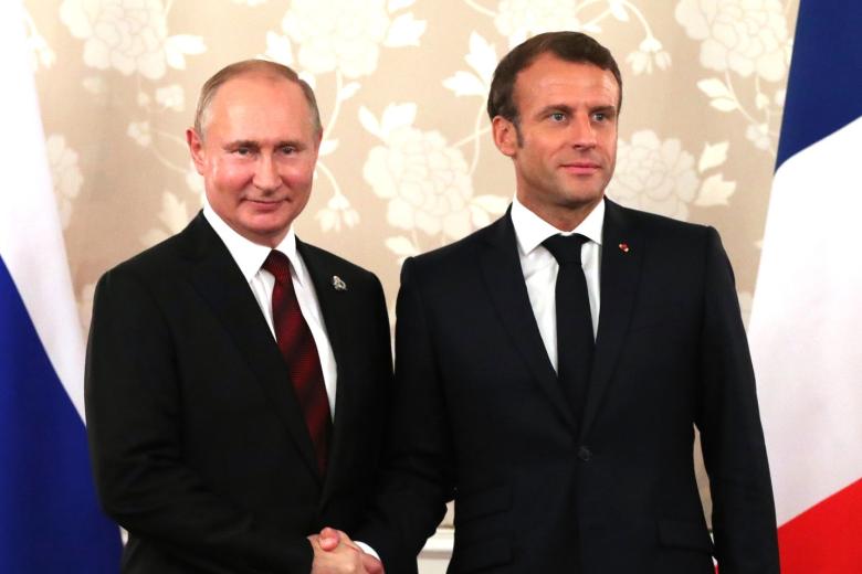 Владимир Путин и Эммануэль Макрон