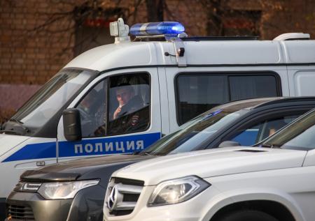 Трое мужчин напали на пассажира в московском метро