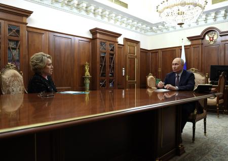 Путин выслушал доклад Матвиенко