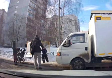 В Зеленограде нашли отца, швырнувшего двухлетнего ребенка в сугроб