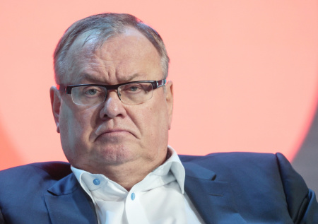 Глава ВТБ заявил, что его пытались обмануть с номера известного миллиардера