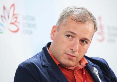 Экс-главу «Ленфильма» заочно арестовали