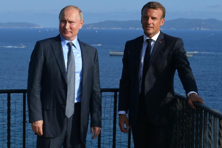 Владимир Путин и Эммануэль Макрон