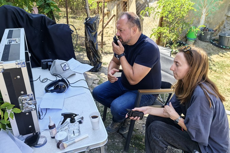Режиссер Артем Артемов во время работы над проектом «СВОИ. Баллада о войне»