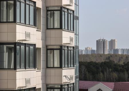 Московский «человек-паук» без страховки спустился по стене многоэтажки