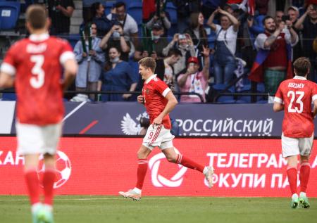 Гол Соболева с пенальти помог сборной России обыграть Болгарию