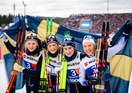 Женская сборная Швеции выиграла лыжную гонку на чемпионате мира