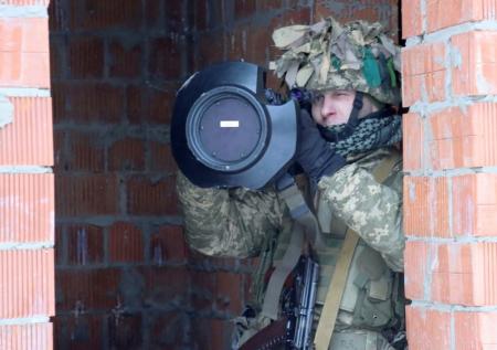 К Шольцу обратились с призывом прекратить вооружение Украины
