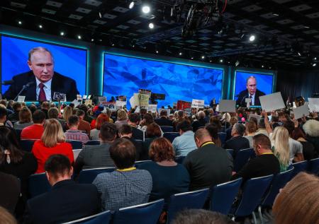 Обманувшая Путина «беременная» девушка не работает журналистом