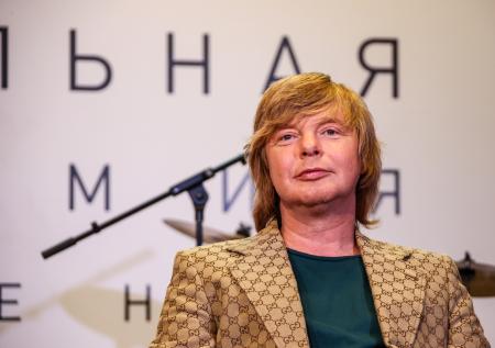 «Время не лечит»: Григорьев-Апполонов не смог отпустить умершую сестру