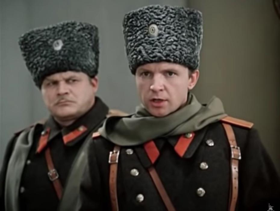 Кадр из фильма «Дни Турбиных»