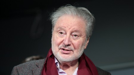 «Преклоняюсь перед королевой»: Смехов поздравил Алису Фрейндлих с 90-летием