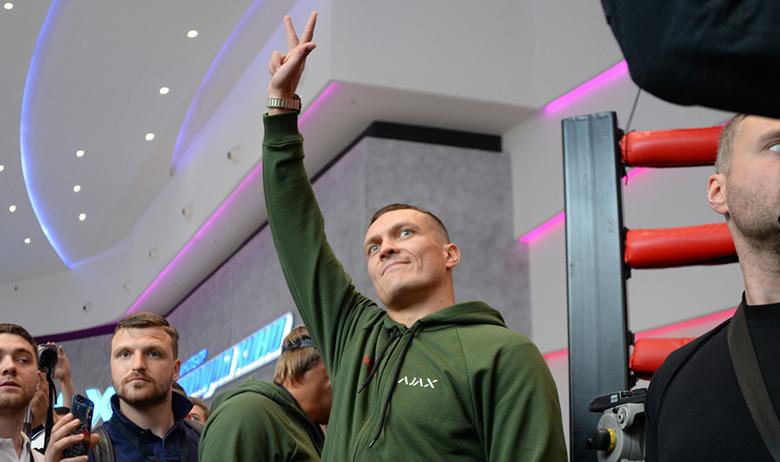 Боксёр Александр Усик
