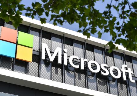 Microsoft может быть заинтересована в покупке игрового подразделения WB
