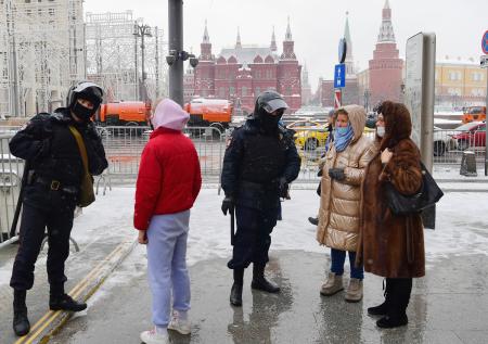 В центре Москвы полиция установила железные ограждения