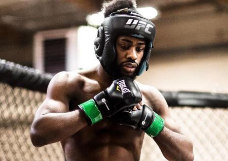 Чемпион UFC рассказал, как на тренировке его нокаутировал Магомедшарипов