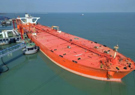 Стало известно, на сколько выросли поставки российской нефти в КНР