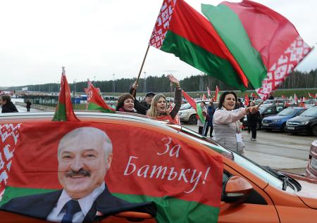 Лукашенко опроверг слух о передаче власти старшему сыну