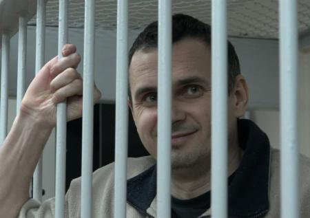Голодающий Сенцов согласился на поддерживающую терапию