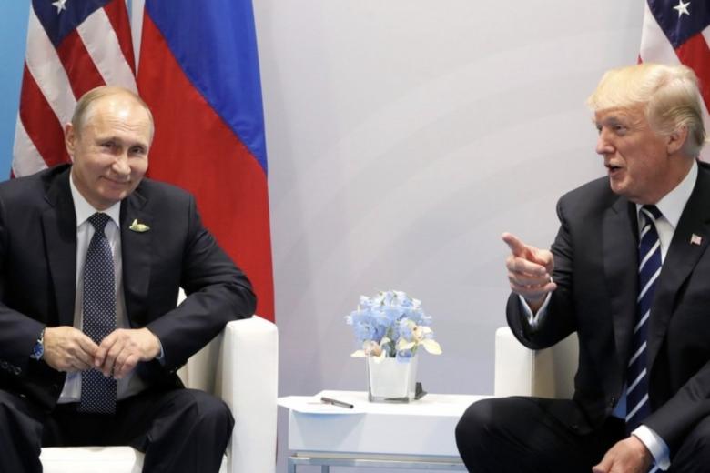 Президент России Владимир Путин с президентом США Дональдом Трампом
