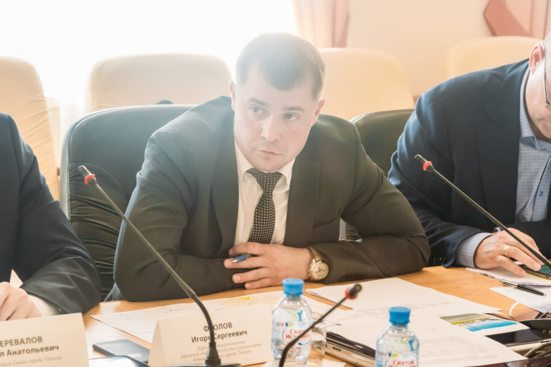 Игорь Фролов