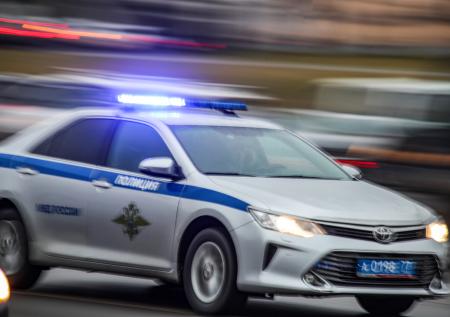 Неизвестный мужчина изнасиловал и ограбил массажистку в Москве