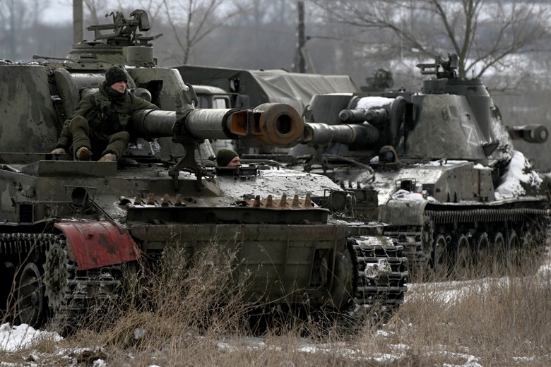 САУ 2С3 «Акация» Вооруженных сил РФ на марше