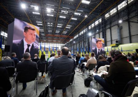 Зеленский объявил о создании на Украине единого реестра олигархов