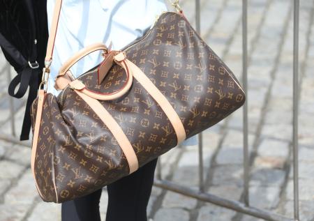Контрабандист пытался провезти в Россию 14 килограммов сумок Louis Vuitton