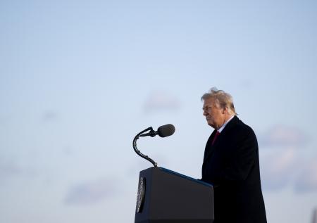 Адвокат Трампа попросил отложить процесс по импичменту на время шаббата