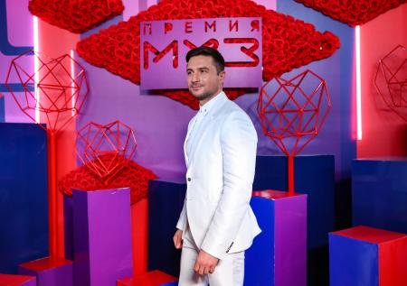 Лазарев полмесяца не выходил из дома после рождения сына