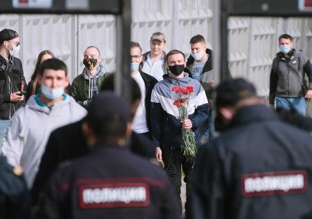 На Кунцевском кладбище выстроилась очередь из желающих проститься с Тесаком