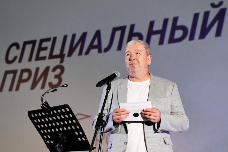 Актер Александр Робак