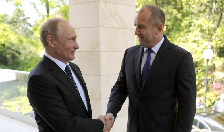 Президент РФ Владимир Путин с президентом Болгарии Руменом Радевым